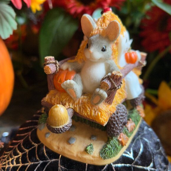 Charming Tails HALLOWEEN “Haunted Hayride” (85/883) - Picture 2 of 11